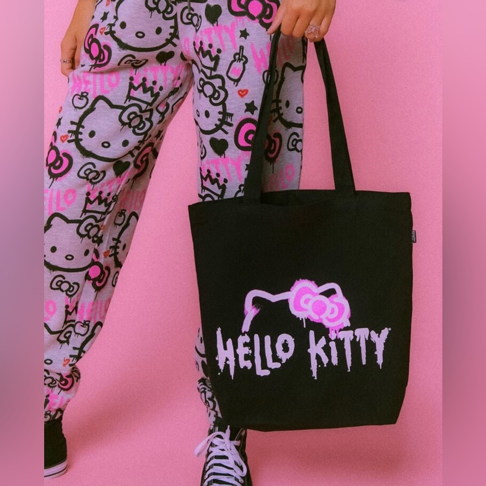 Forever 21 Hello Kitty Tote bag